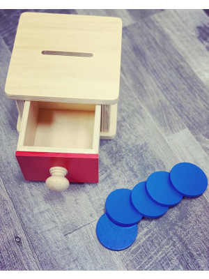 Materiale Montessori Scatola per imbucare gettone di legno-MON-GETT-20