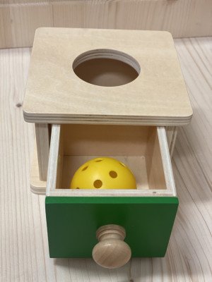 Materiale Montessori Scatola per imbucare con sfera-MON-F-64-20