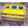 Materiale Montessori Cofanetto con Incastri delle figure geometriche (disponibile in 7gg)-MON-OBEN-11-00