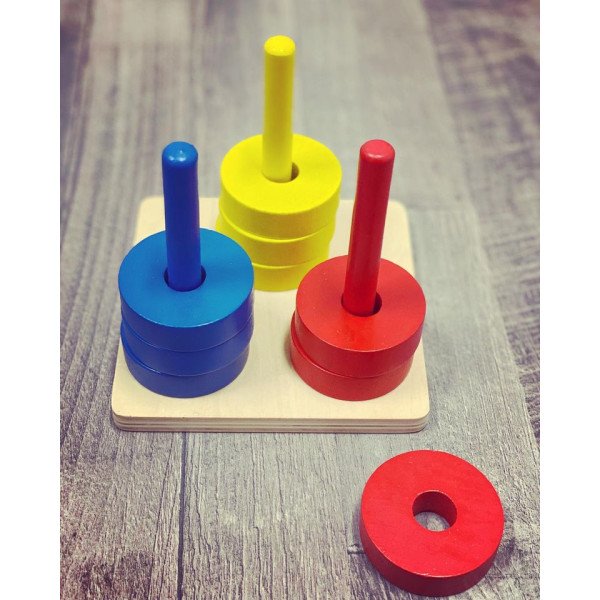 Materiale Montessori Dischi colorati su pioli colorati (3 colori)-MON-DISCHICOL-09